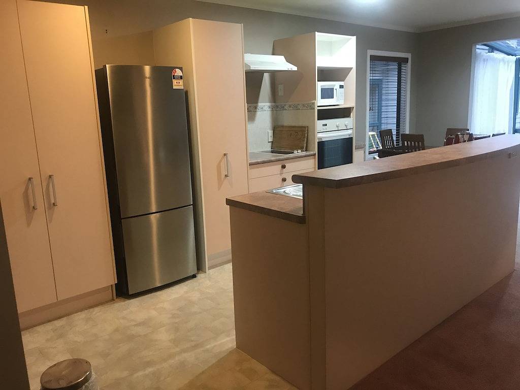 Observation House, two bedroom house, close to shops, beach and eateries. in Paraparaumu, Kapiti Coast District