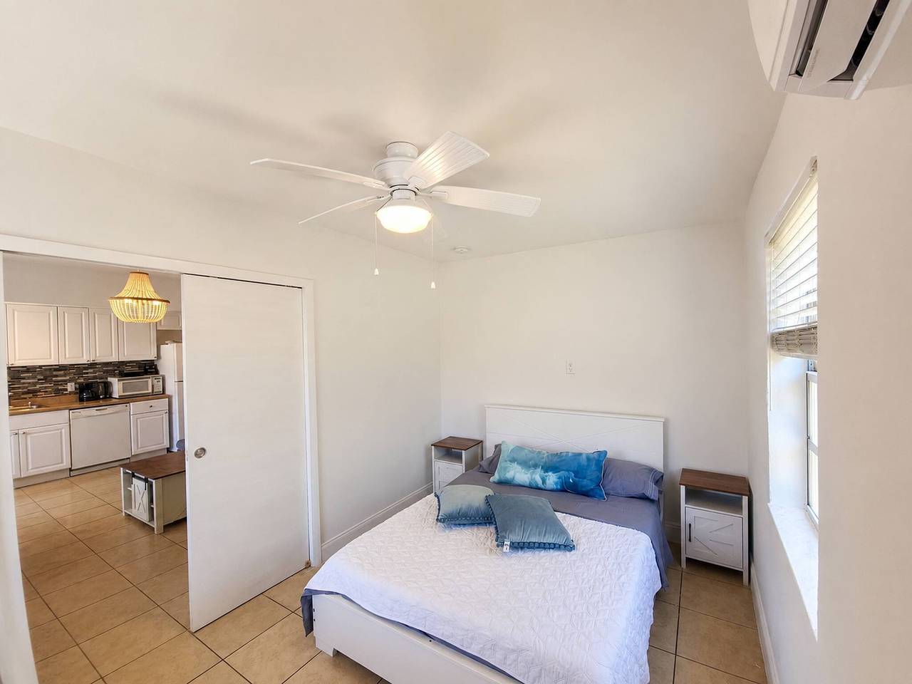 El refugio blanco de Olivia in Hollywood (Florida), Broward County
