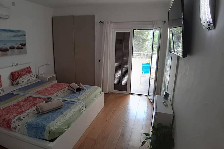 Apartamento entero, 30m de la playa y piscina!Justo en la Cala Gran! Acceso a playa privada! 1-5Pers. in Cala d'Or, Santanyí