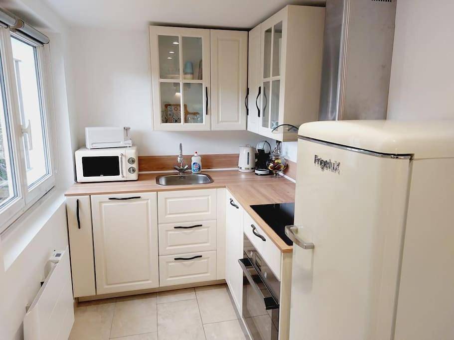 Appartement entier, Suite with Garden View in Paray-Vieille-Poste, Essonne