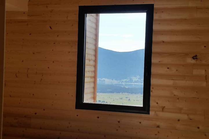 Appartement entier, Appartement Loup dans chalet  avec vue sur le lac de Matemale 11 couchages in Les Angles, Parc naturel régional des Pyrénées catalanes