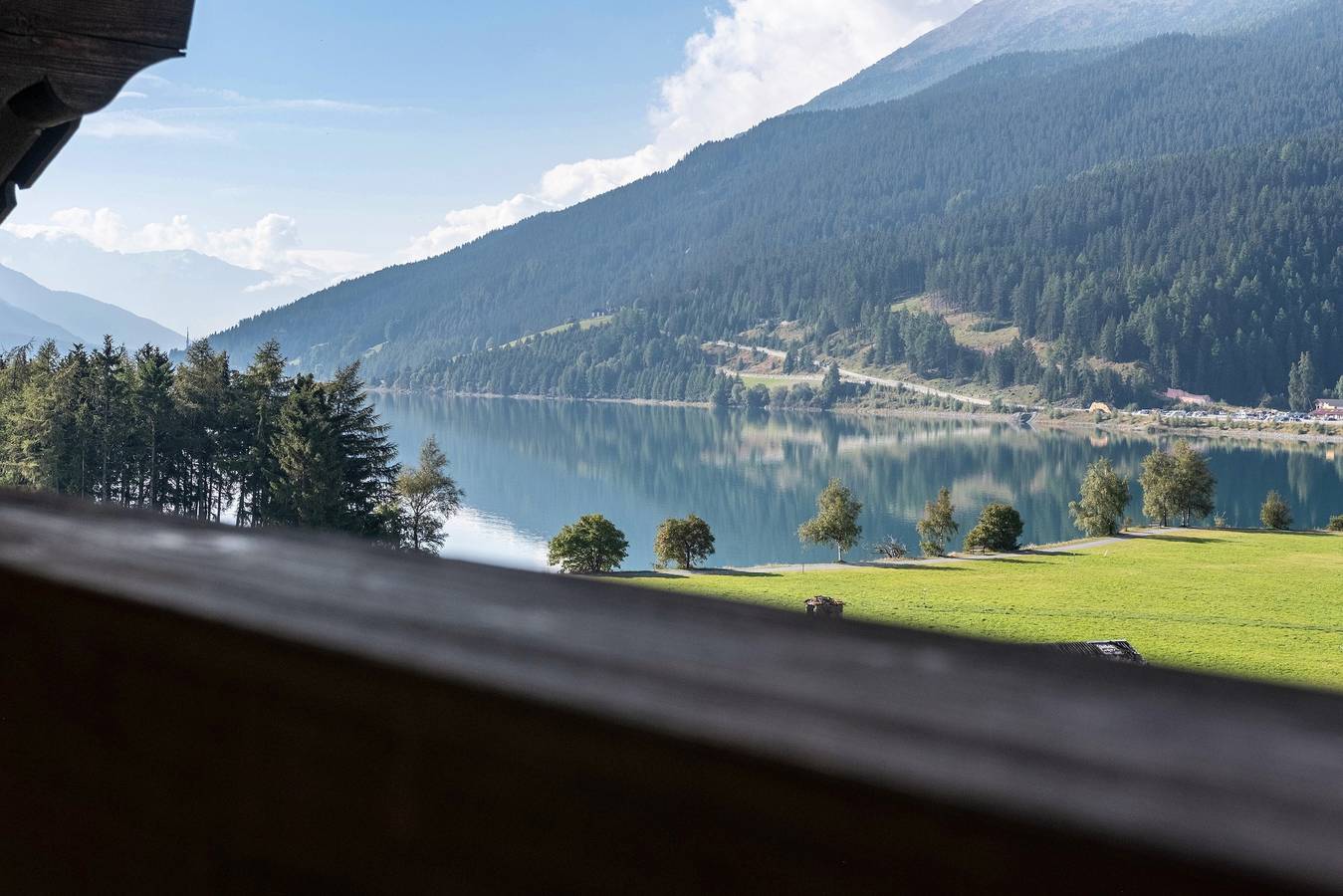Ganze Wohnung, Ferienwohnung 'Mansardenwohnung Egart' mit Seeblick, Balkon und Wlan in Nauderer Berge, Graun
