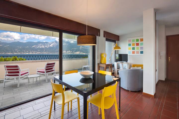 Ferienwohnung für 4 Personen, mit Balkon und Terrasse sowie Seeblick in Torri del Benaco - 2
