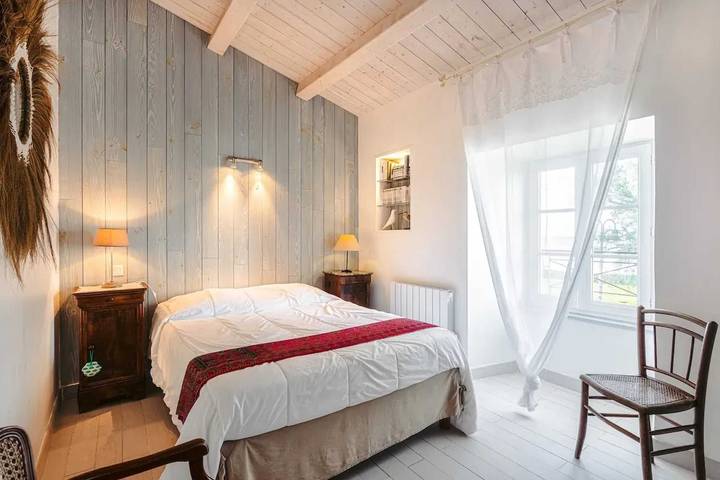 Location de vacances pour 8 personnes, avec jardin et terrasse à La Flotte - 4