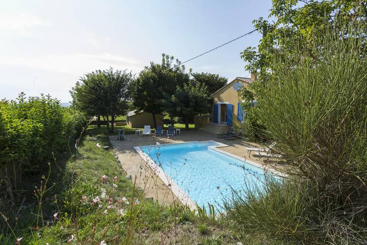 Location de vacances pour 10 personnes, avec jardin et terrasse à L'Isle-sur-la-Sorgue - 2