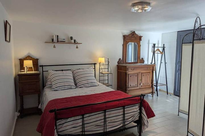 Gîte pour 6 personnes, avec jardin à Montignac-le-Coq - 4