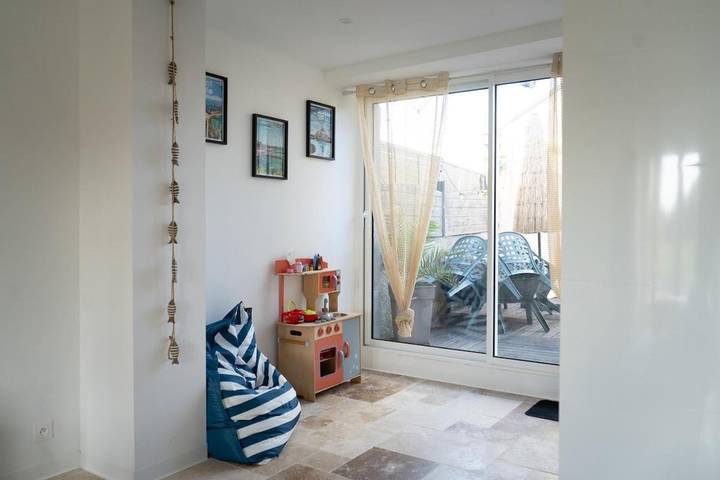 Location de vacances pour 6 personnes, avec jardin et vue, adapté aux familles à Le Vivier-sur-Mer - 2