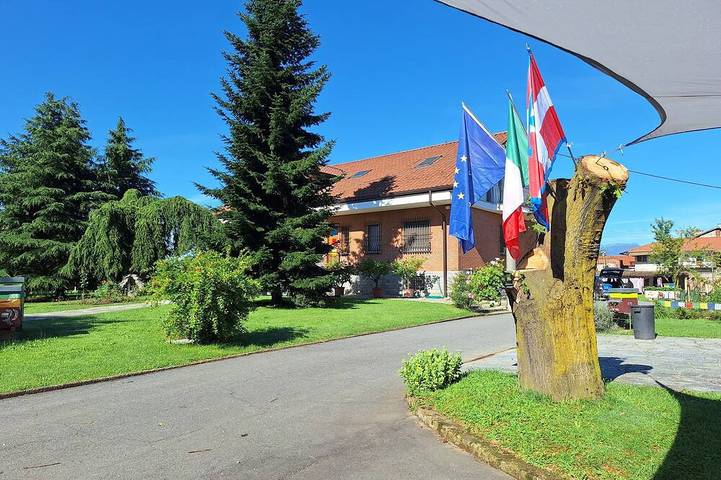 Location de vacances pour 6 personnes, avec Balcon et Jardin à Leinì