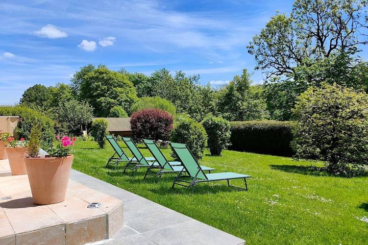 Chalet pour 3 personnes, avec jacuzzi ainsi que jardin et sauna à Foncine-le-Haut