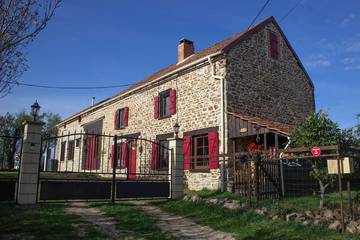 Gîte pour 3 personnes, avec jardin, animaux acceptés dans le Puy-de-Dôme