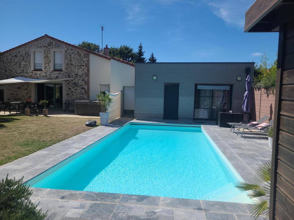 Gîte à Saint Andre De La Marche proche du Puy du foù in Sèvremoine, Région de Cholet