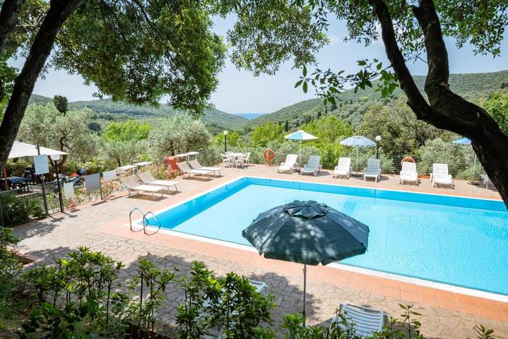 Camping für 4 Personen, mit Ausblick und Garten sowie Pool in Italienische Riviera - 2