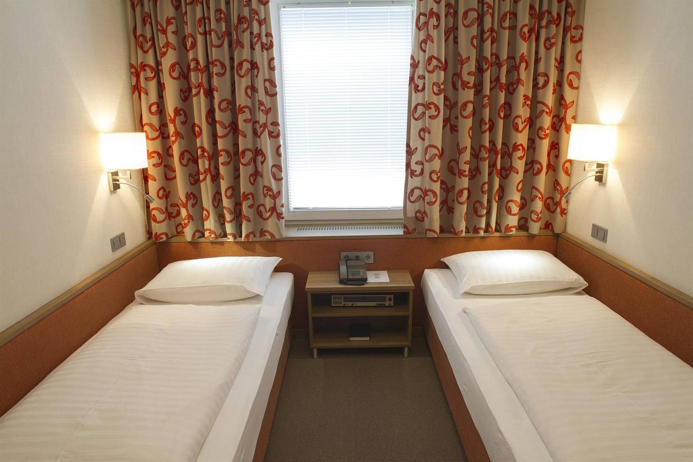 Einzelzimmer mit Dusche od. Bad, Wc in Salzkammergut Mountains, Salzburg