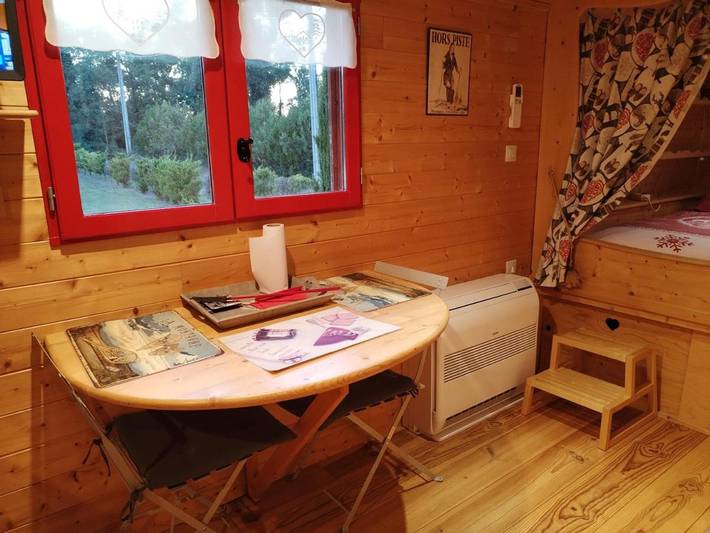 Location de vacances pour 4 personnes, avec Balcon ainsi que Terrasse et Vue à Chazey-sur-Ain - 4