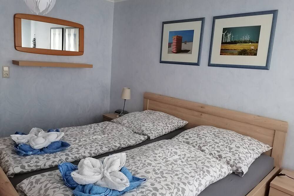 Teilweise Blockhausstil mit 700 qm naturbelassenen Garten, ruhig gelegen in Norden, Norden und Umgebung