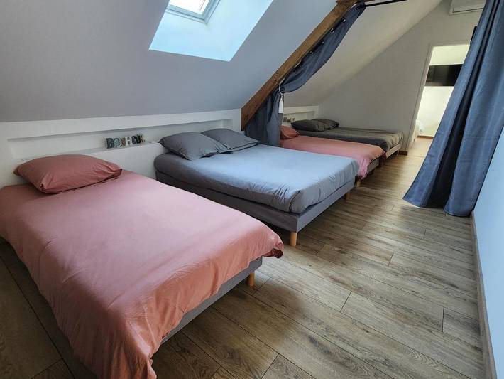 Gîte pour 8 personnes, avec vue à Challes - 4