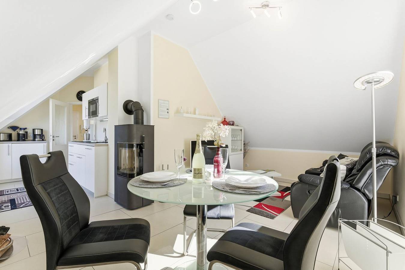 Apartamento entero, Helle und modern eingerichtete Ferienwohnung in Hafennähe! in Prerow, Peninsula Fischland - Darss - Zingst