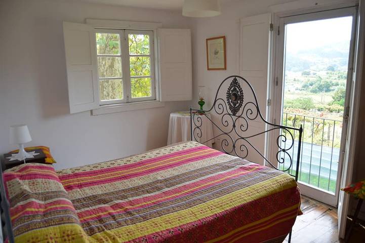 Gîte pour 8 personnes, avec jardin et terrasse, animaux acceptés à Paredes - 2