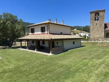 Casa rural para 10 personas, con terraza y jardín en Comarca de Aoiz