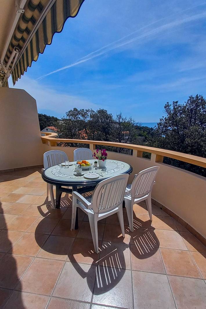Holiday apartment for 6 people, with Balcony/Terrace in Lun