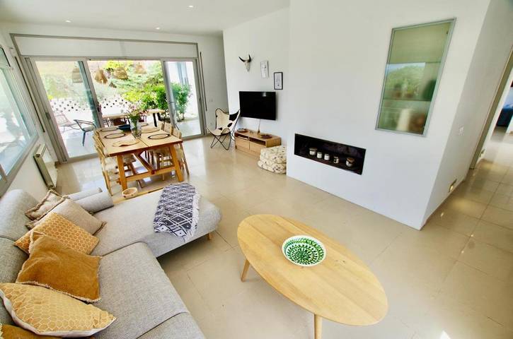 Casa rural para 8 personas, con jardín además de vistas y piscina en Massanet de la Selva - 3