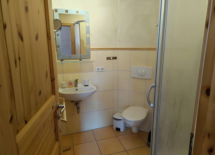 Appartement entier, Appartement « Fewo Backboard » avec terrasse partagée, jardin privé et Wi-Fi in Röbel, Lac Müritz