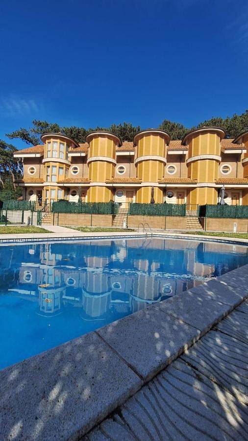 Escapadas de fin de semana para 6 personas, con jardín y piscina, Se admiten mascotas en Noja