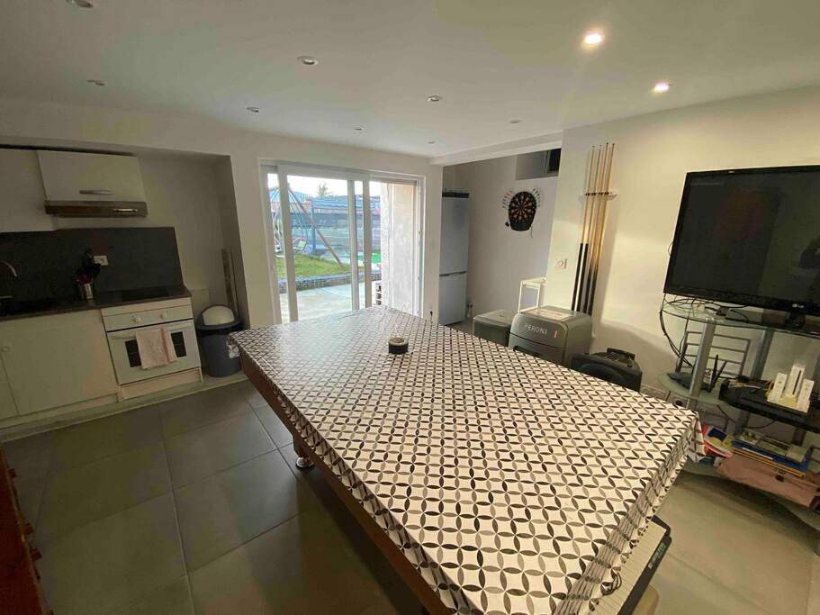 Appartement entier, One-Bedroom Apartment in Le Péage-de-Roussillon, Région de Vienne