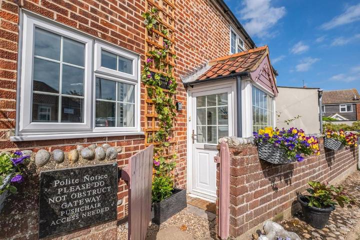 Holiday rental for 8 people, with hot tub, with pets in Winterton-on-Sea