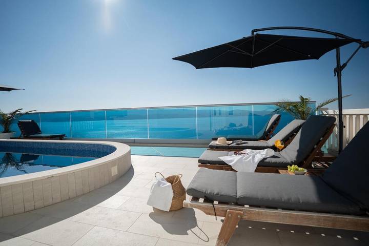 Appartement de vacances pour 6 personnes, avec Balcon et Terrasse ainsi que Piscine et Vue