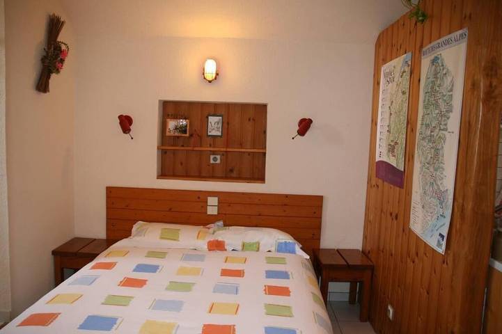 Location de vacances pour 2 personnes, avec terrasse et jardin à Ruffieux - 3