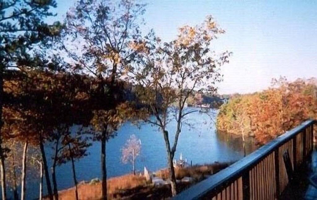 Erschwingliche Waterfront Cottage in der Nähe von Smith Mountain, Great Views in Smith Mountain Lake