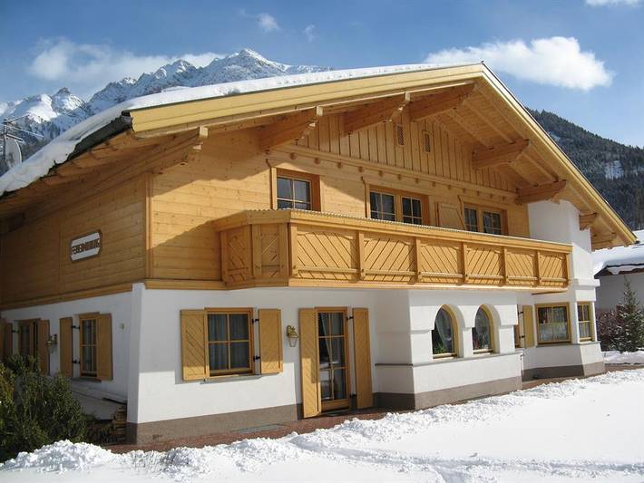 Ferienwohnung für 6 Personen, mit Balkon und Terrasse sowie Garten und Ausblick im Lechtal - 2