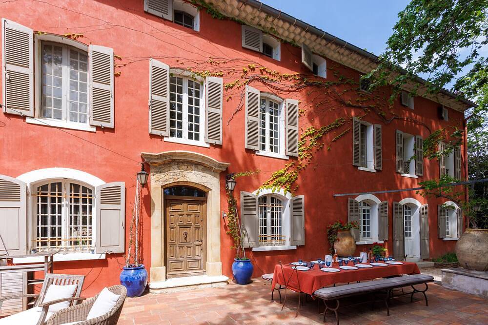 Bastide Saint Florent in Ollioules, Côte méditerranéenne (France)