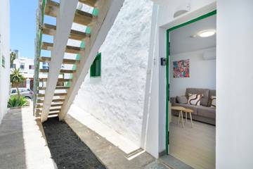 Apartment for 2 People in Mojones, Tías, Photo 1