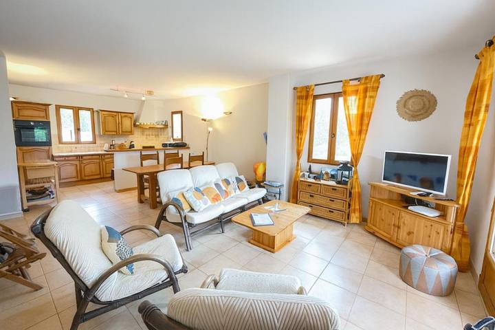 Location de vacances pour 6 personnes, avec Terrasse et Piscine à Quinson - 4