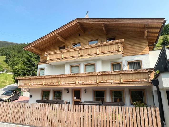 Chalet für 16 Personen, mit Ausblick und Terrasse in Zell am See (Stadt)