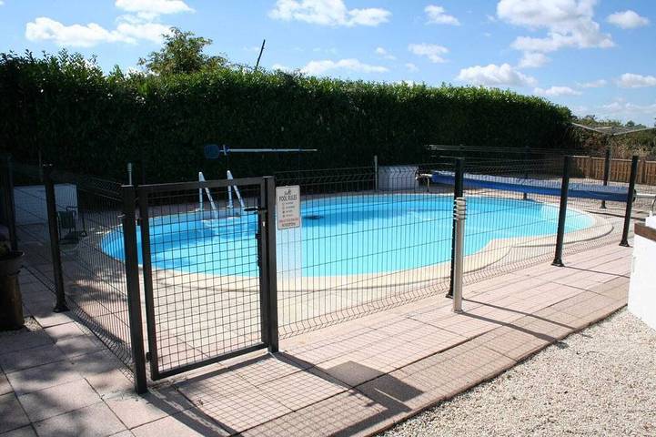 Gîte pour 8 personnes, avec jardin à Boismé