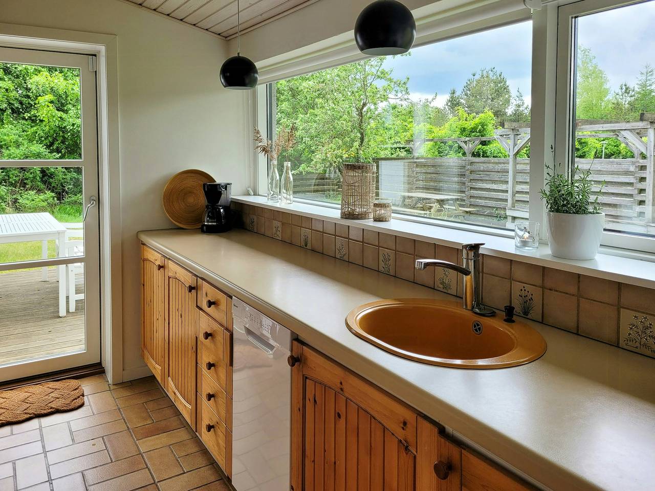 Beach house with sea view near Hou beach in Hou, Aalborg Region