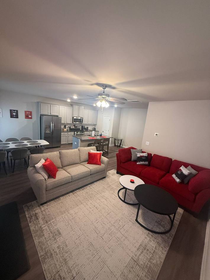 Vacation rental for 8 people, with hot tub in Georgia