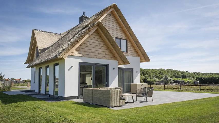 Villa voor 11 personen, with tuin and whirlpool as well as sauna in 