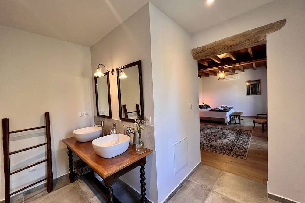 Domaine privatisé en Sologne - 26 pers - Piscine, Spa, Forêt privée... in Villemurlin, Sologne
