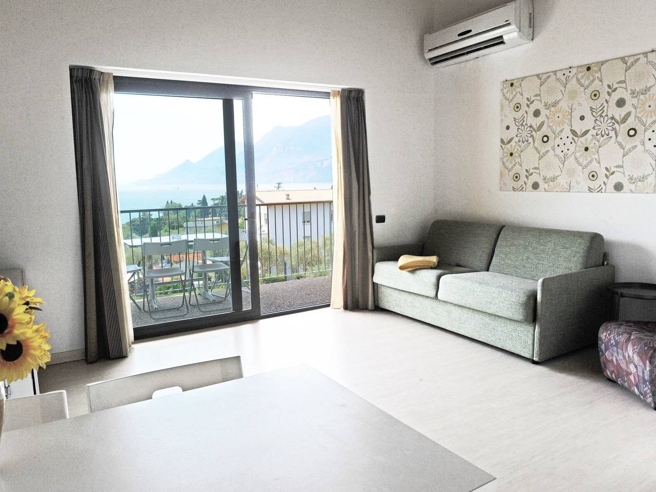 Ganze Wohnung, Zwei-Zimmer-Wohnung mit Seeblick in Malcesine, Gardasee-Berge