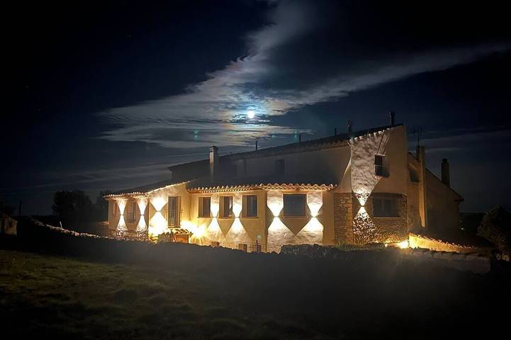 Casa rural para 33 personas, con jardín - 1