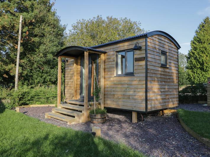 Hut for 2 people, with garden in Gloucestershire