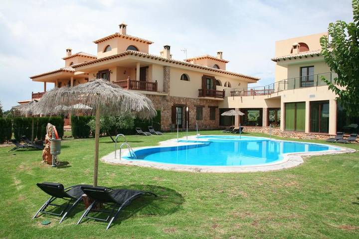 Hotel para 10 personas, con jardín además de piscina y sauna en Sierra de Cazorla - 2