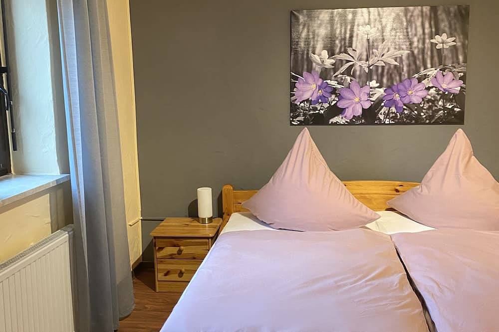 Ganze Wohnung, Willkommen in unserer Ferienwohnung Burgberg im schönen Luftkurort Stadtkyll in Stadtkyll, Rureifel (Nordrhein-westfalen)