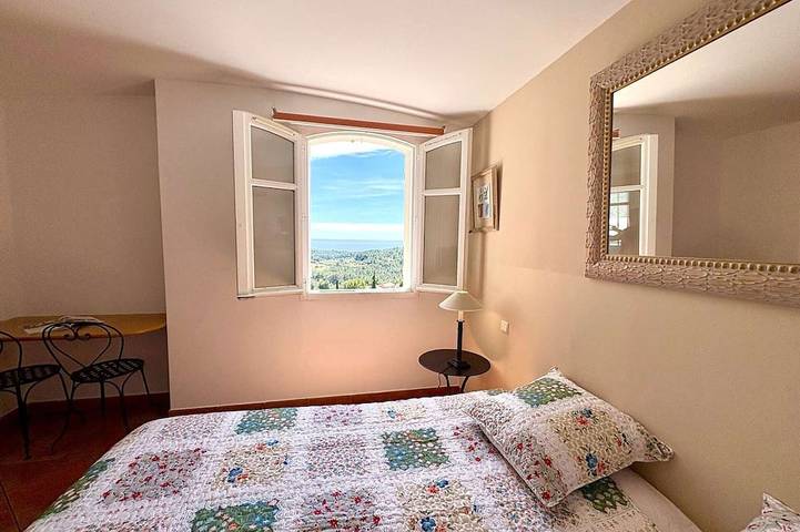 Gîte pour 4 personnes, avec piscine dans Golf De Fregate - 3