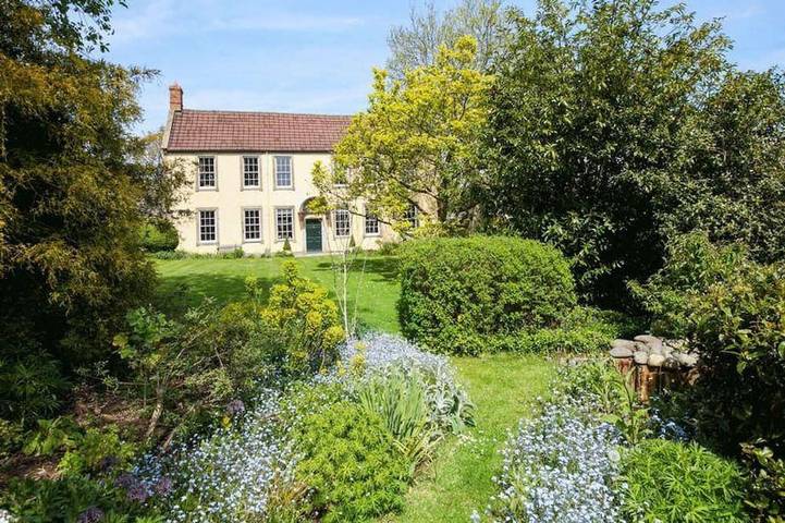 Holiday rental for 22 people, with garden and hot tub in Shepton Mallet