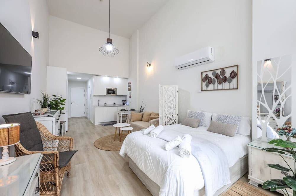 Apartamento entero, Fancy Studio with Terrace & Pool  in  Madrid South in Madrid, Provincia de Madrid